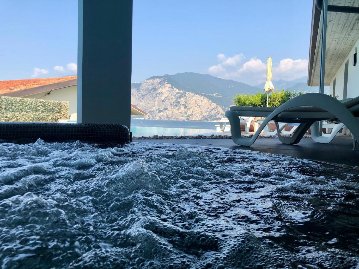 Hotel Garden Malcesine Bagian luar foto